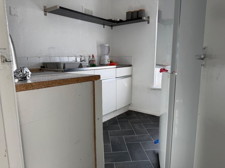 Flat Harborne Park Road in Birmingham