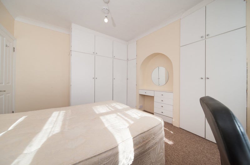 Room Vectis Gardens in Greater London