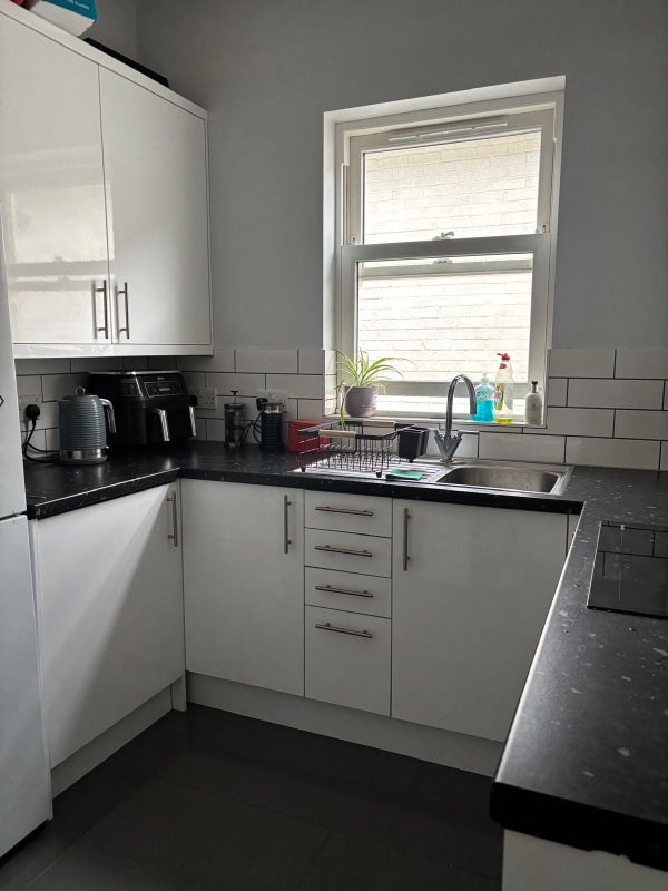 Room Clarence Road in Greater London