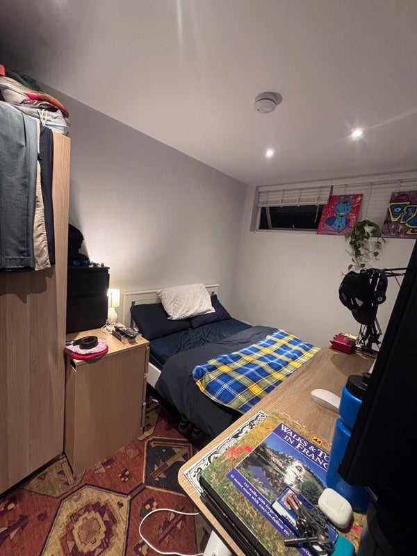 Room Clarence Road in Greater London