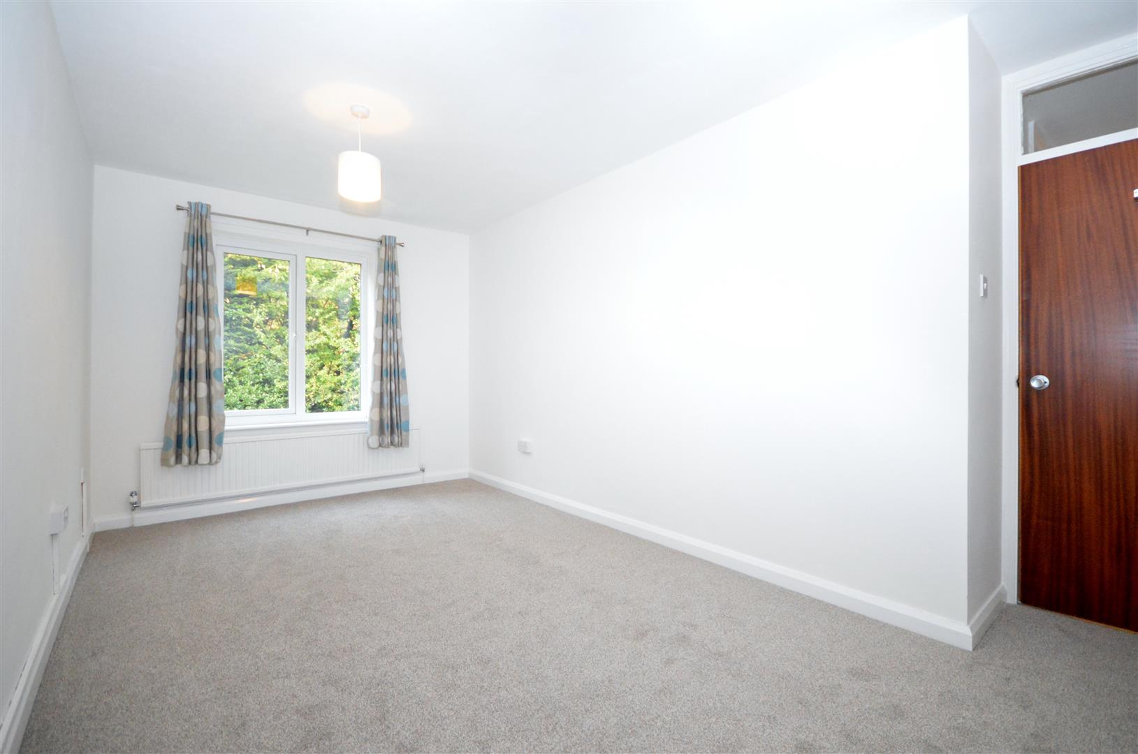 Flat Ryefield Gardens in Sheffield