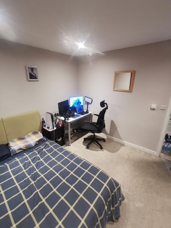 Room Seven Sea Gardens in Greater London