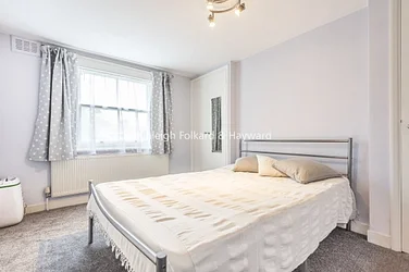 Flat Stockwell Park Road in Greater London