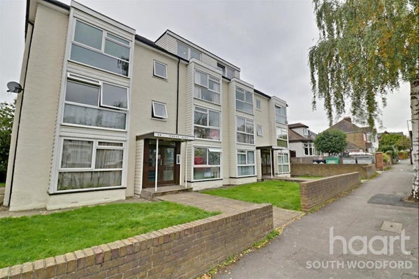 Flat Grove Hill in London