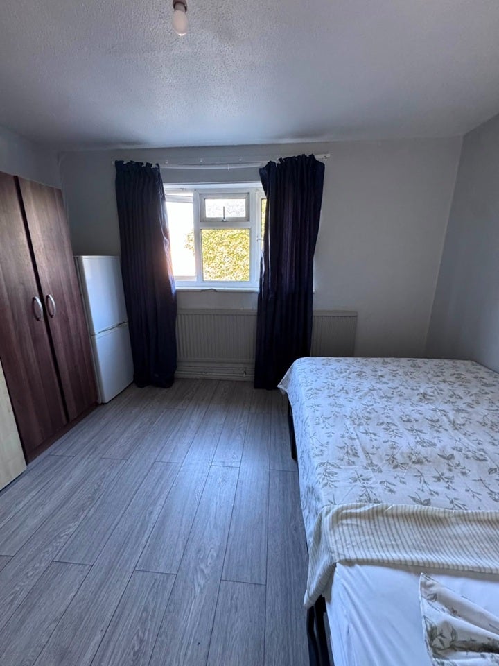 Room Clifford Road in Greater London