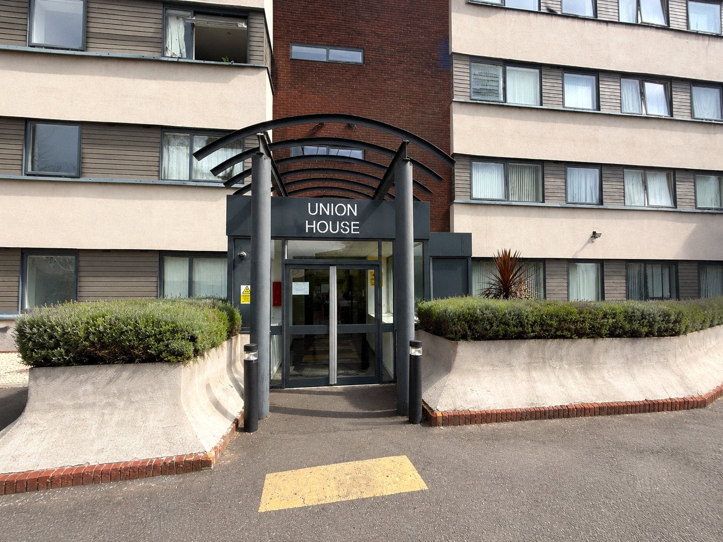 Flat Clayton Road in Greater London