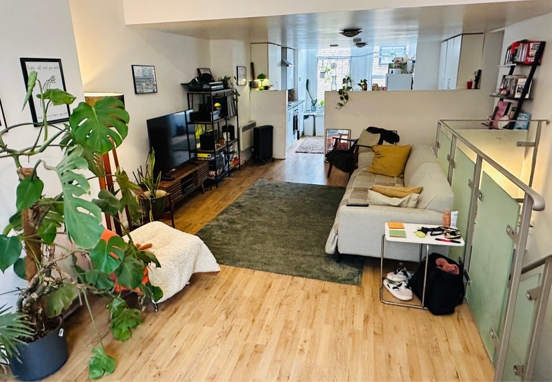 Room Shore Road in Greater London