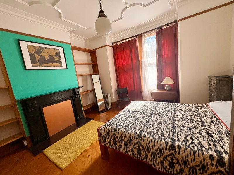Room Oaklands Road in Greater London