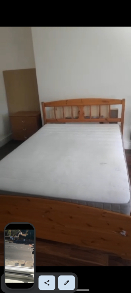 Room Corley Avenue in Cheadle