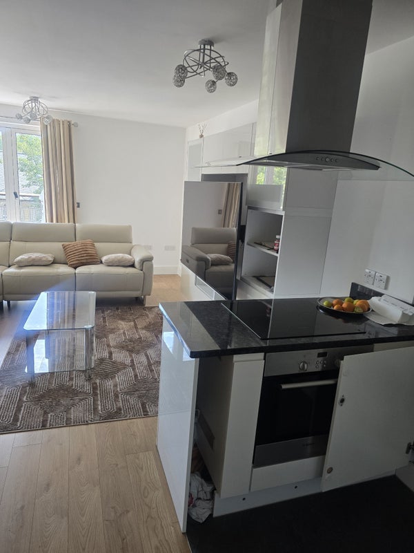 Room Park Lane in Greater London