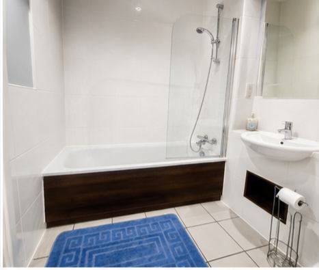 Room Park Lane in Greater London