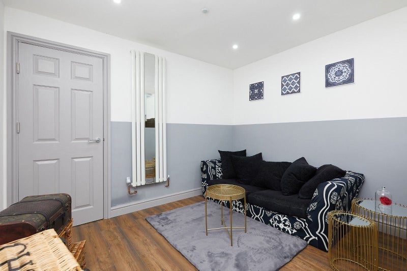 Room Dean Street in Coventry