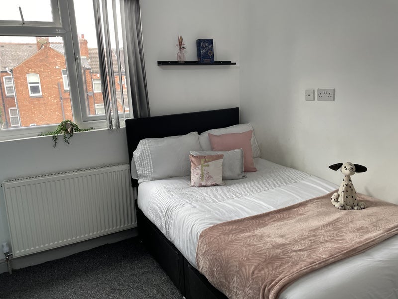 Room Dean Street in Coventry