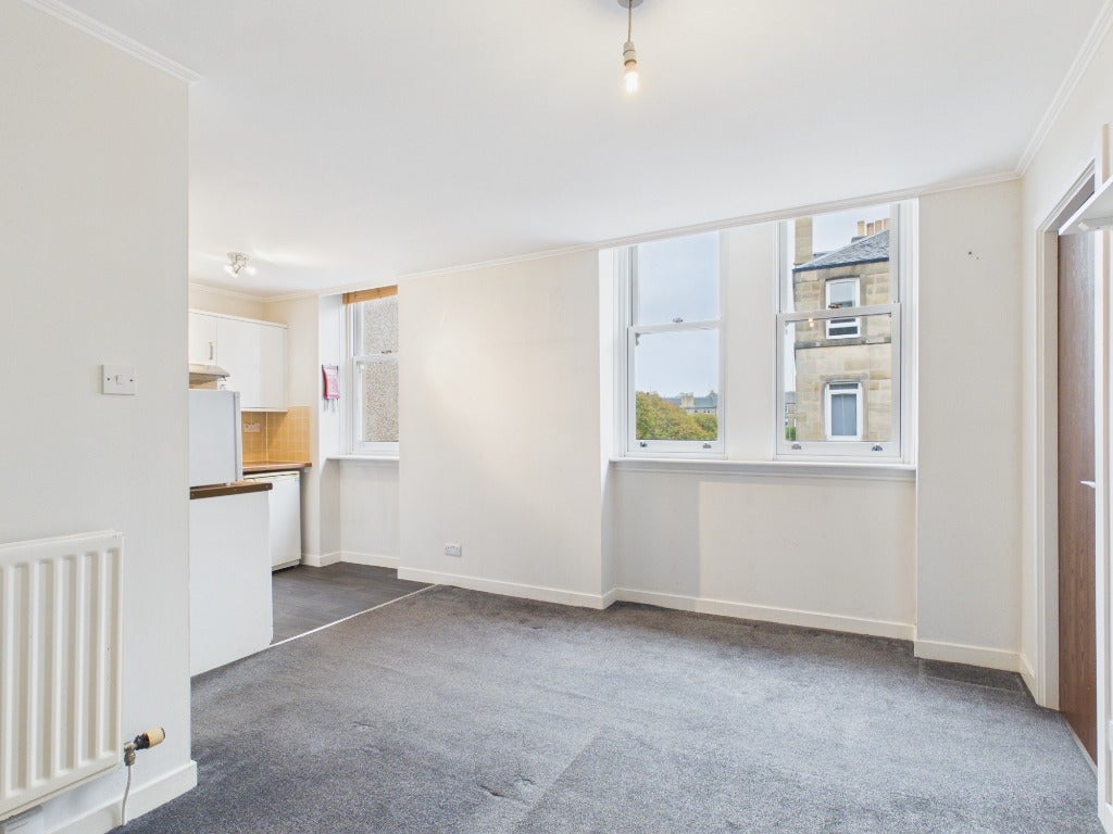 Flat Murieston Road in City of Edinburgh