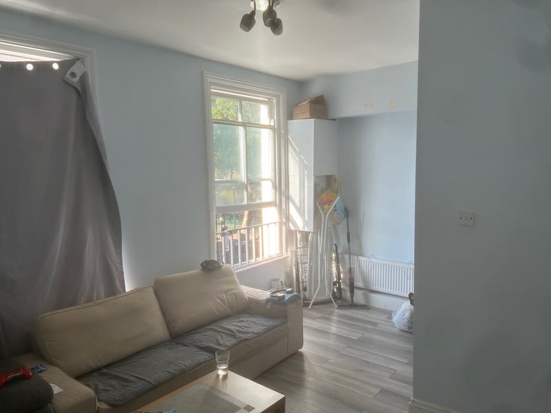 Room Tollington Way in Greater London