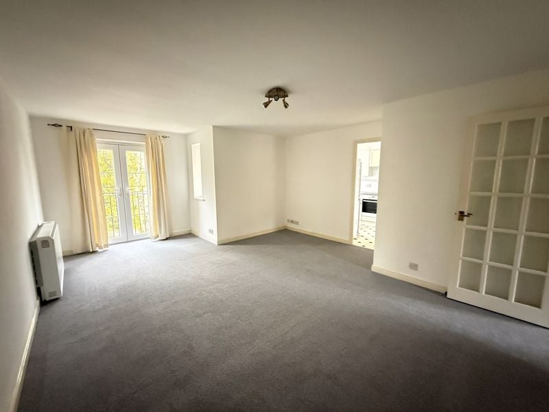 Flat Clarence Close in Greater London