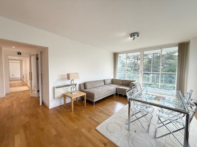Flat Durley Gardens in Bournemouth