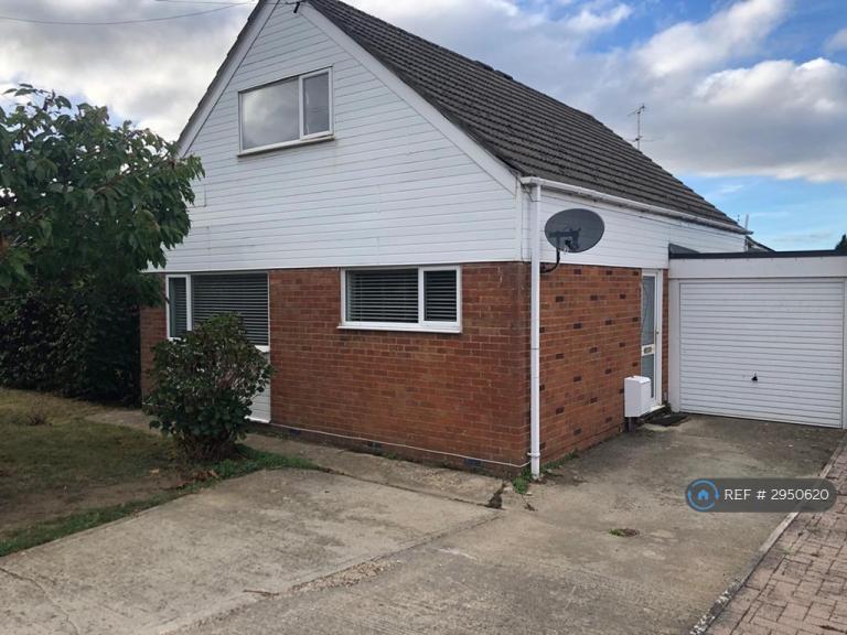 House Cherry Avenue in Cheltenham