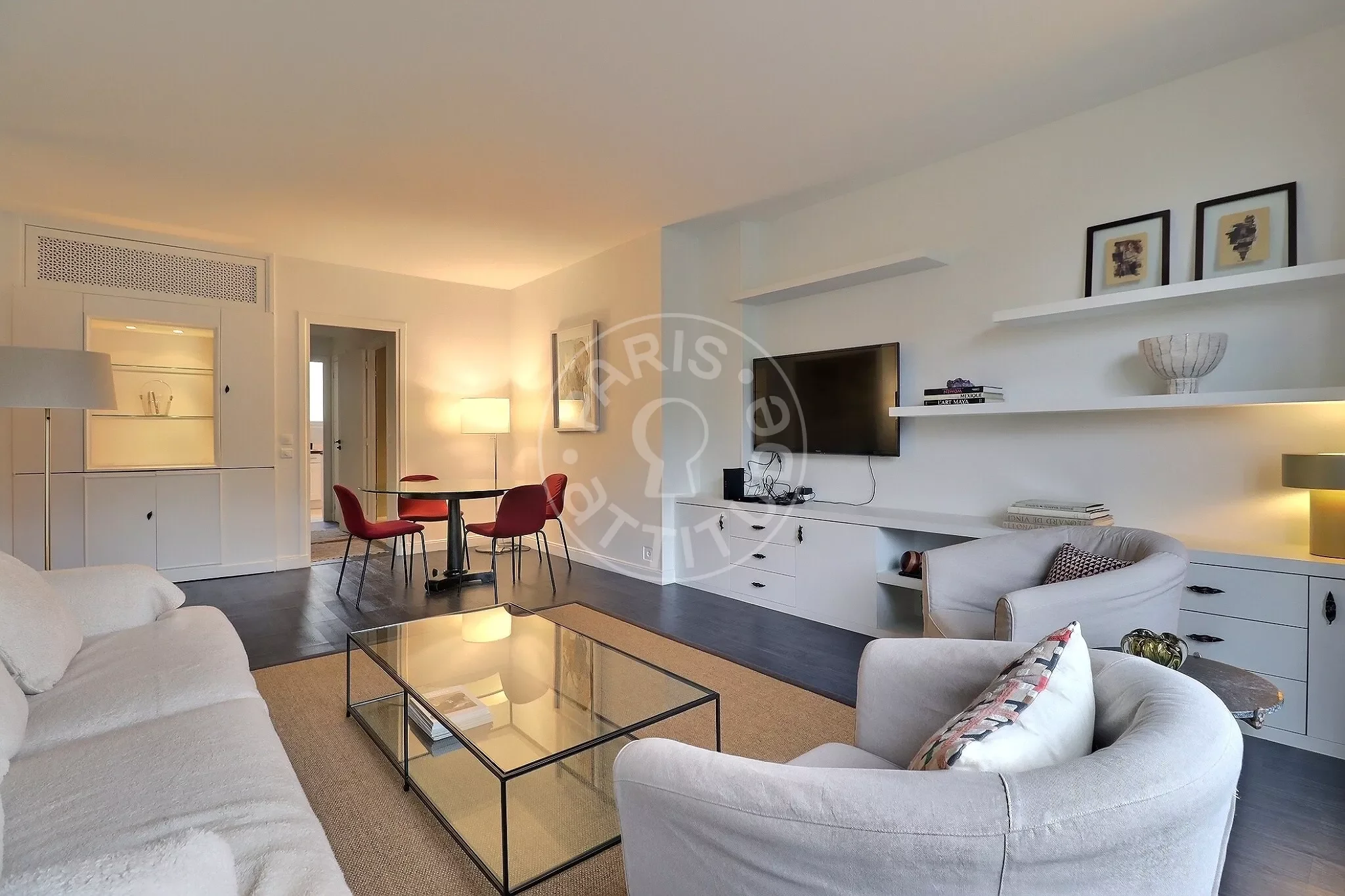 Flat Avenue Foch in Paris