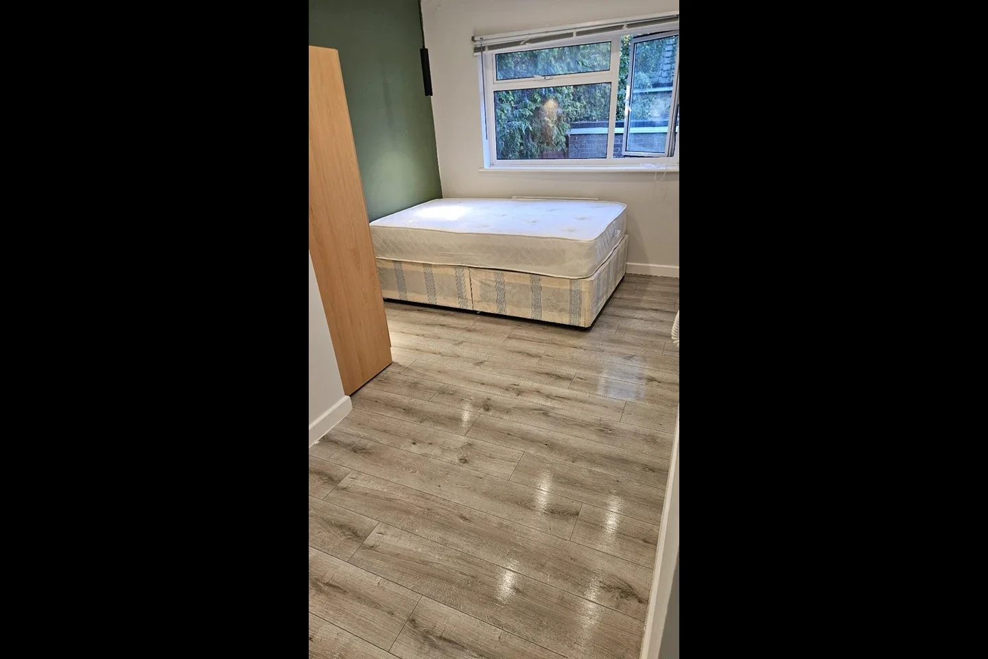 Room Lovett Road in Greater London