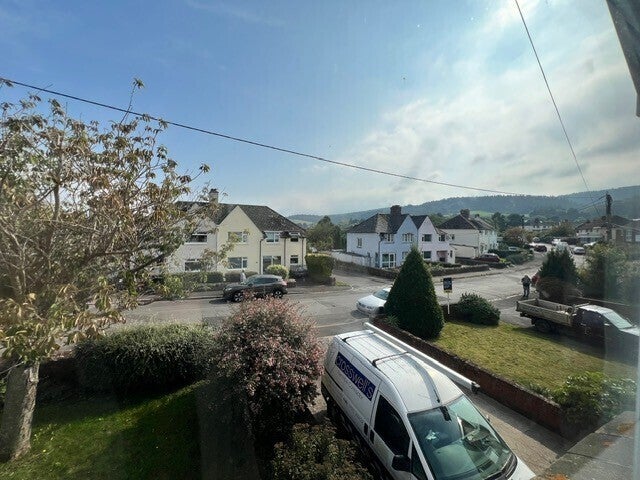 Flat Hillview Road in Minehead