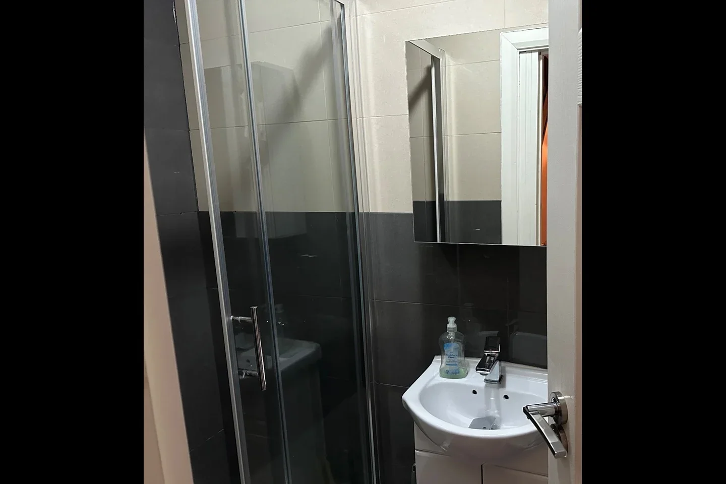 Room Chalfont Road in Greater London