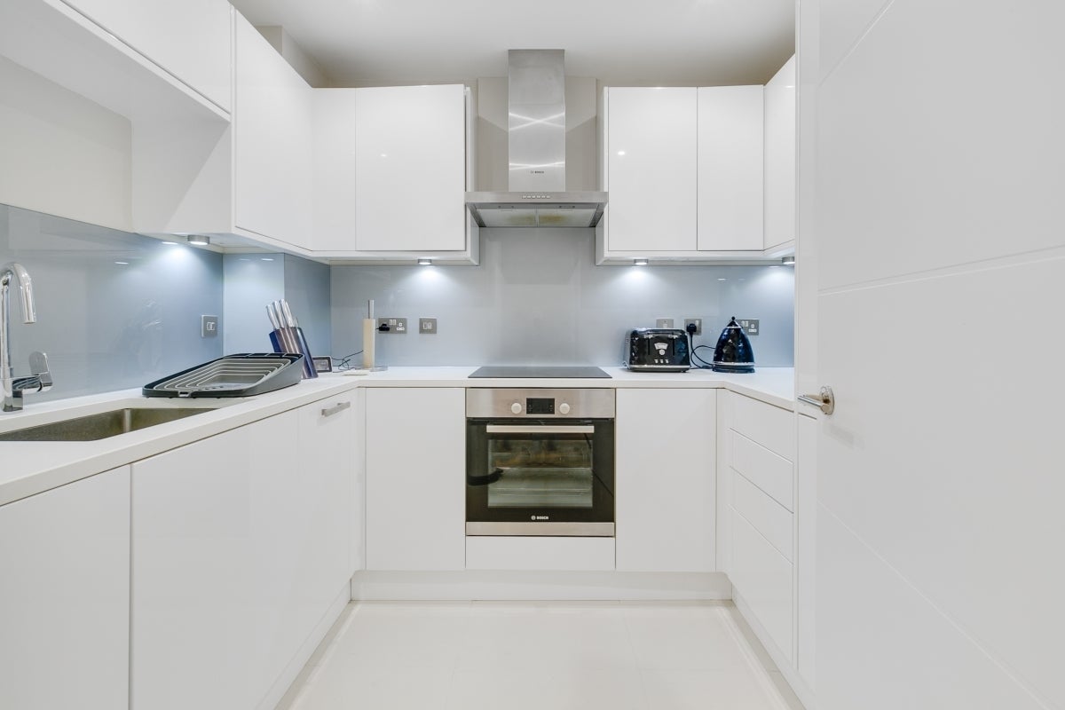 Flat Black Friars Lane in City of London