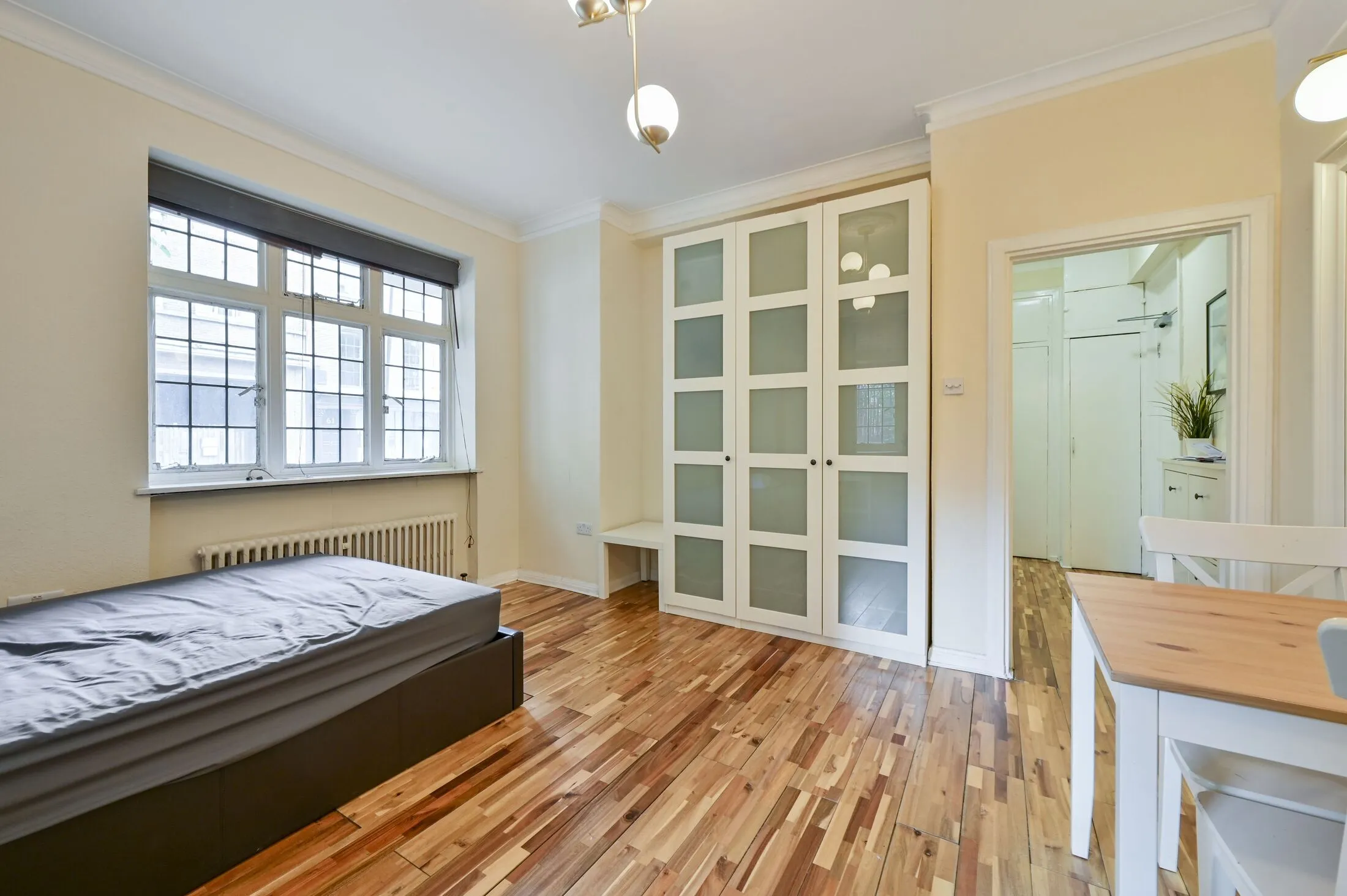 Flat Tavistock Place in Greater London