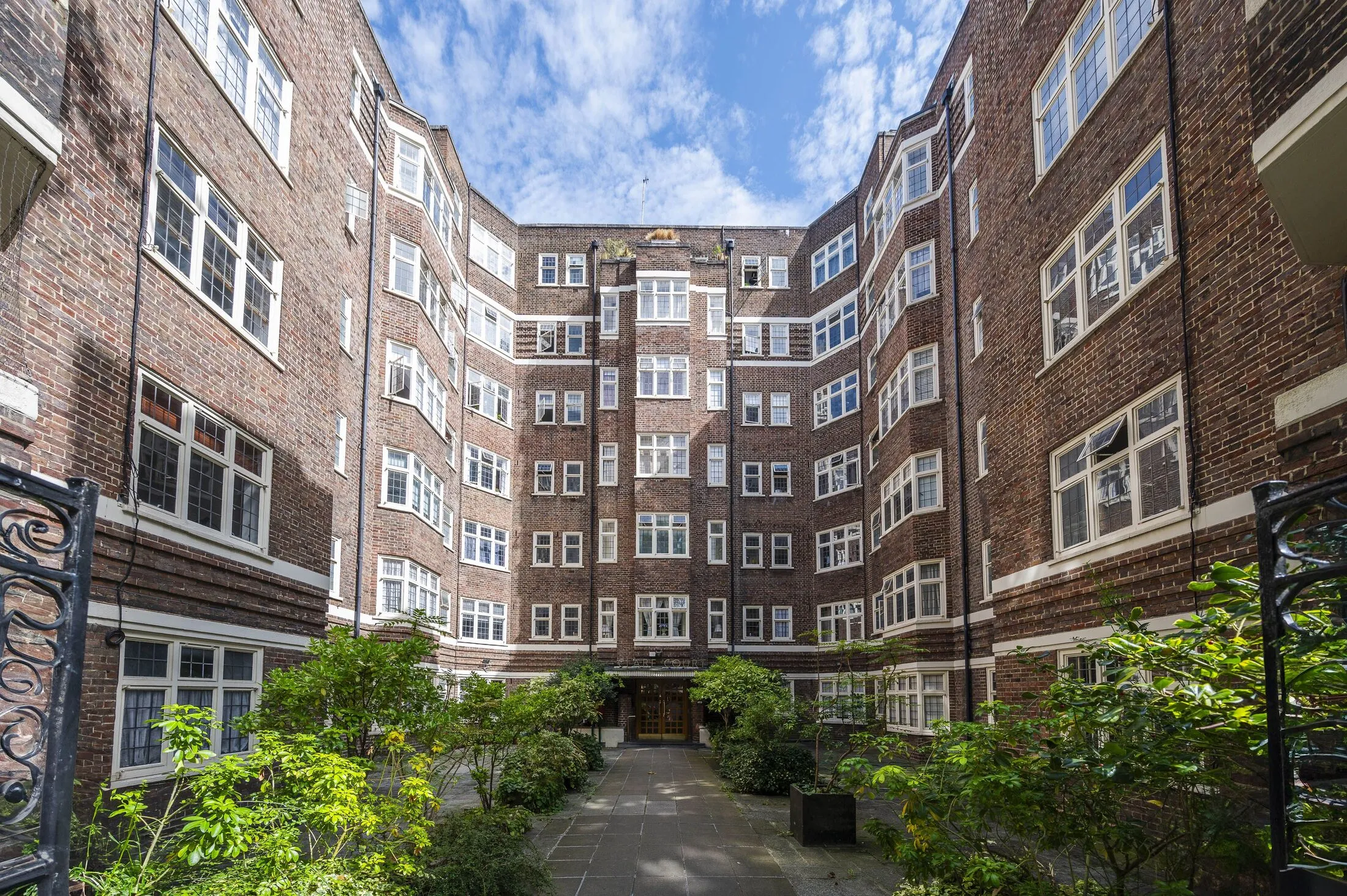 Flat Tavistock Place in Greater London