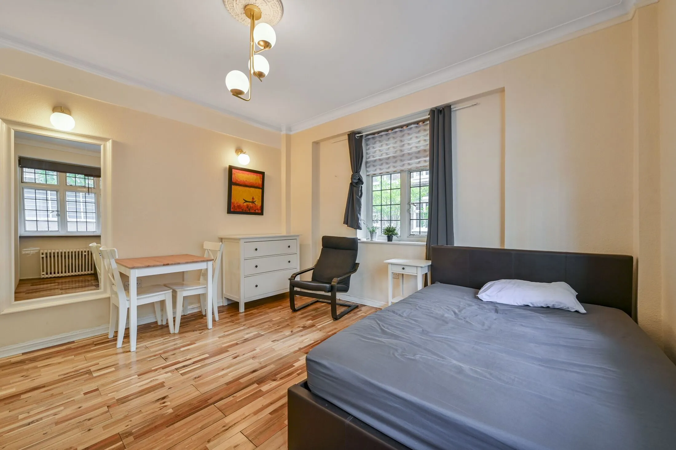 Flat Tavistock Place in Greater London