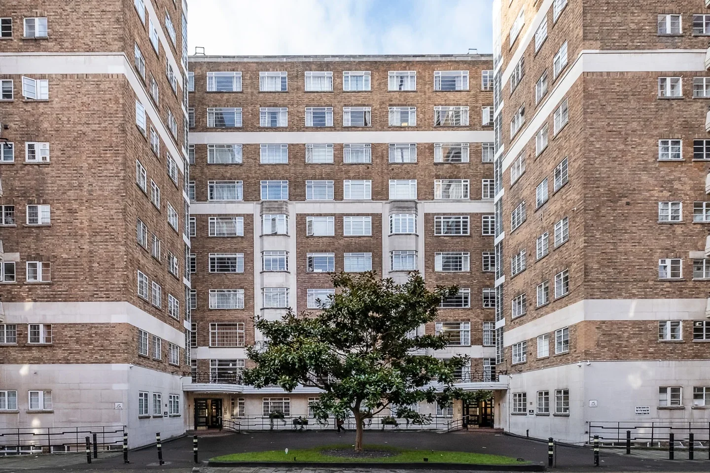 Flat Brown Street in City of Westminster