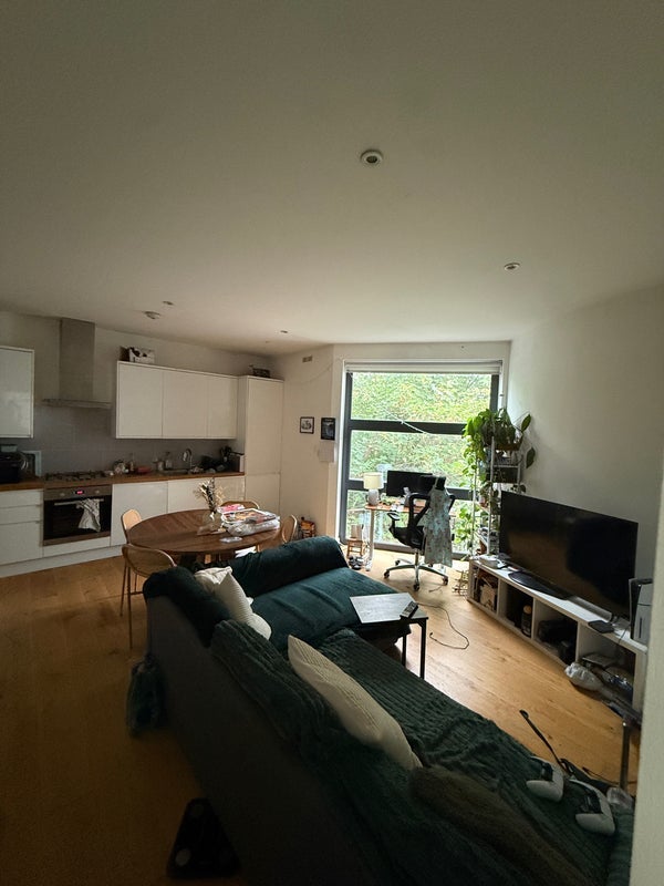 Room Holmbury Court in Greater London