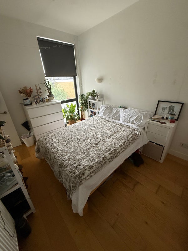 Room Holmbury Court in Greater London