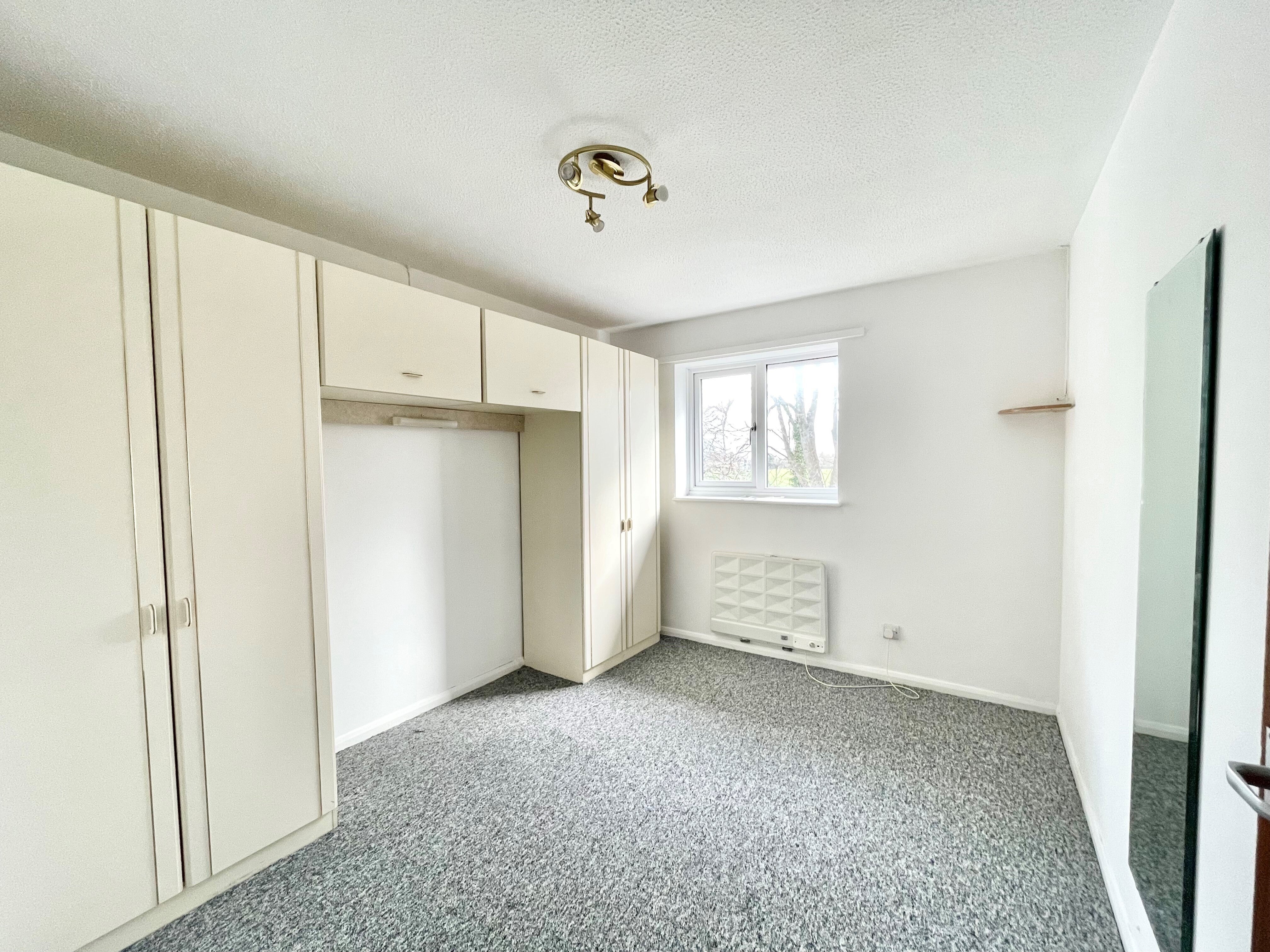 Flat Honeywood Close in Portsmouth