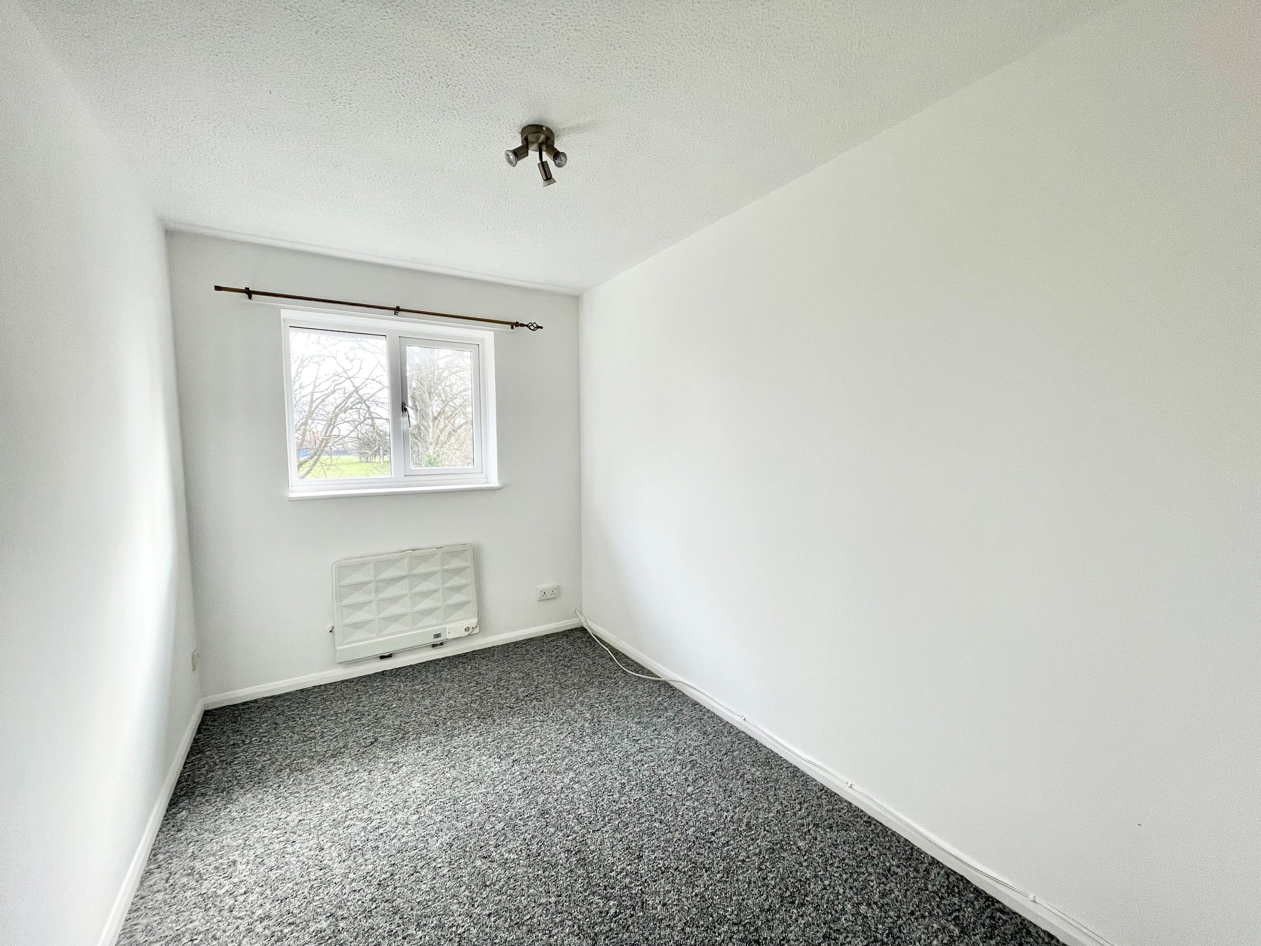 Flat Honeywood Close in Portsmouth
