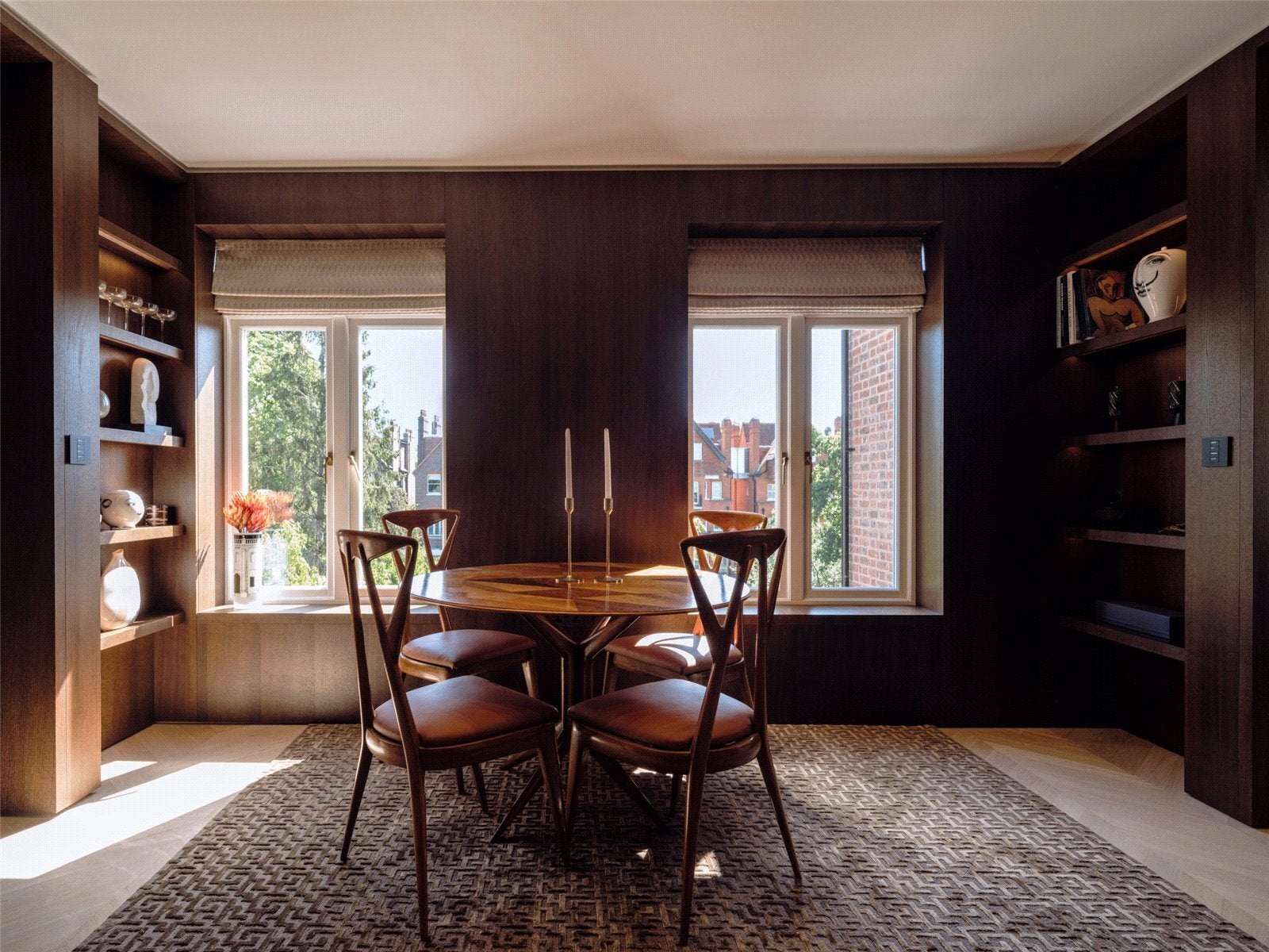 Flat Maresfield Gardens in Greater London