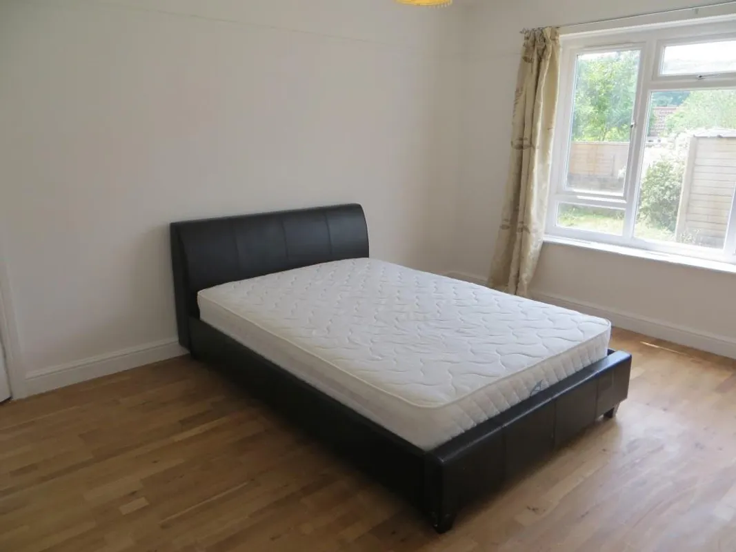 Flat Lower Bevendean Avenue in Brighton