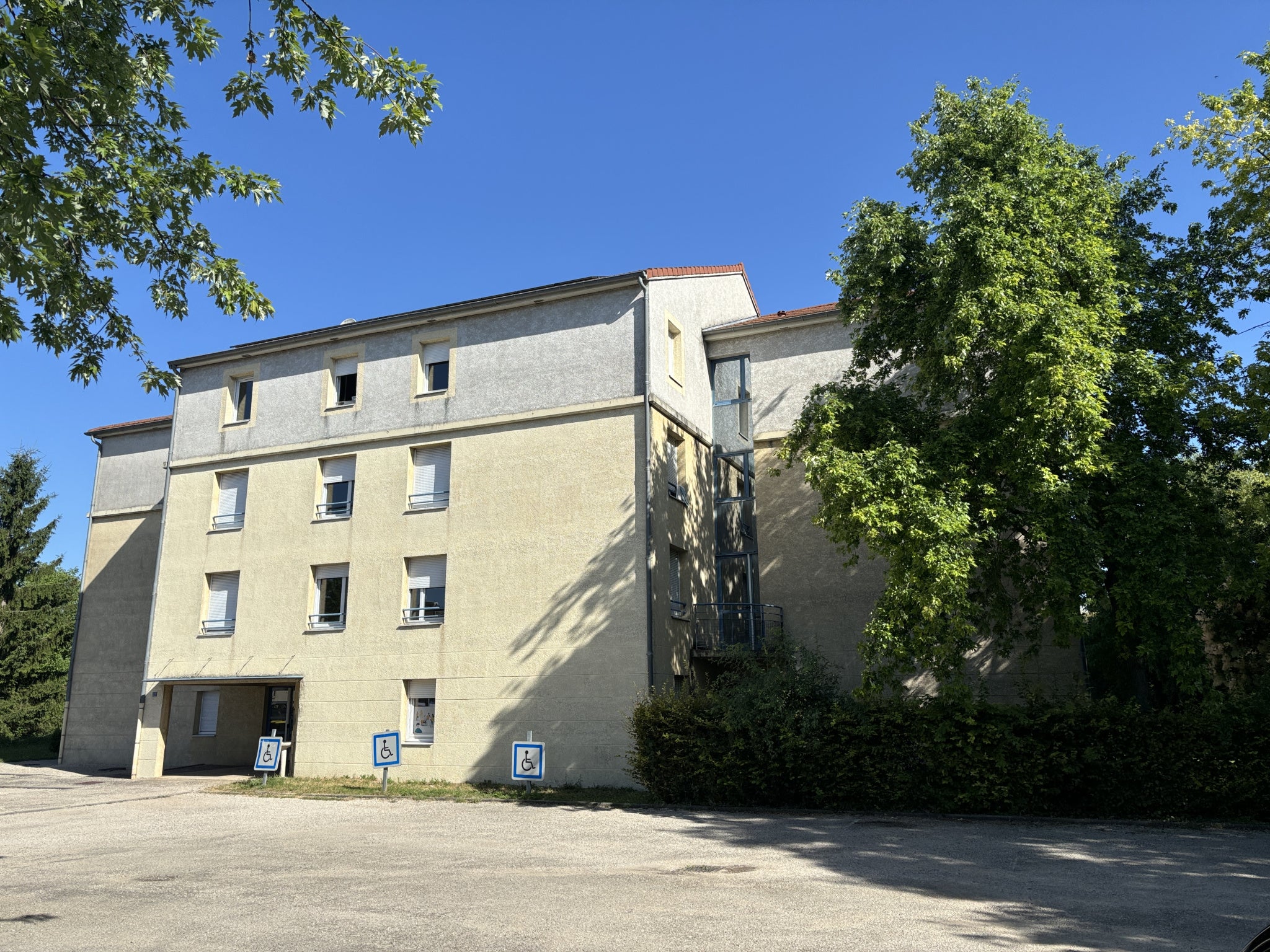 Chambre Place Robert Marcelpoil à Ambérieu-en-Bugey