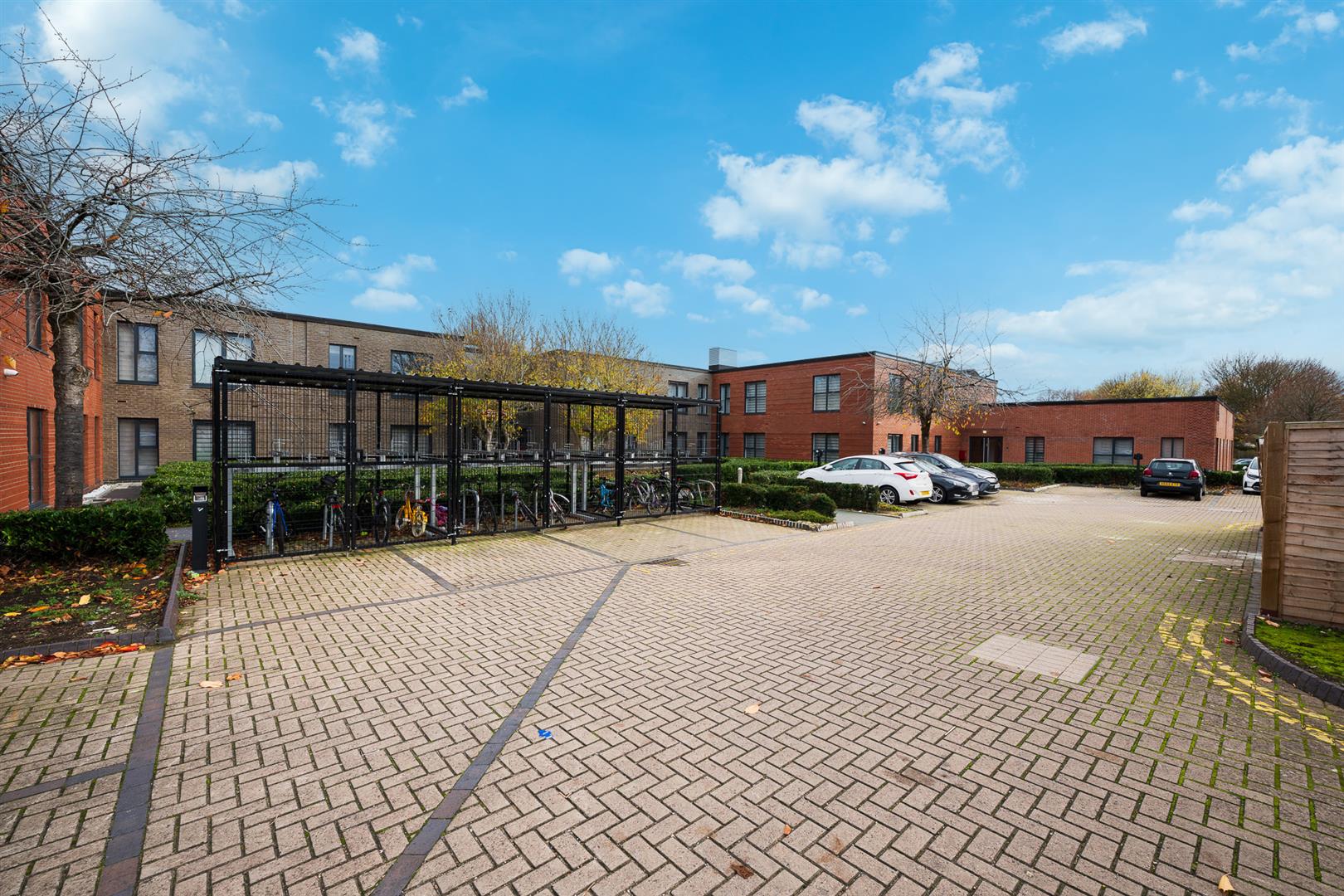 Flat Cherry Orchard East in Swindon
