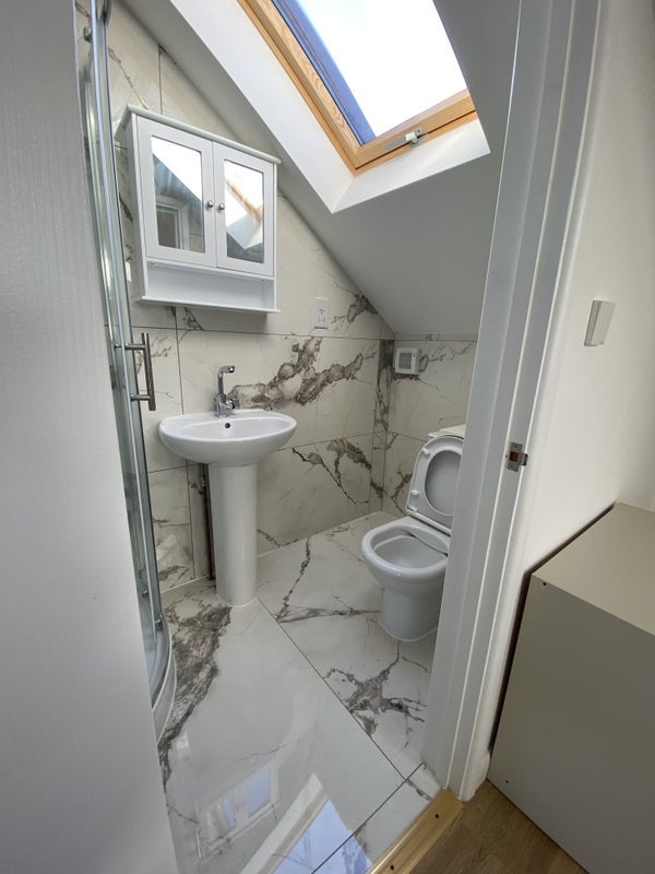 Flat Gaskarth Road in Greater London