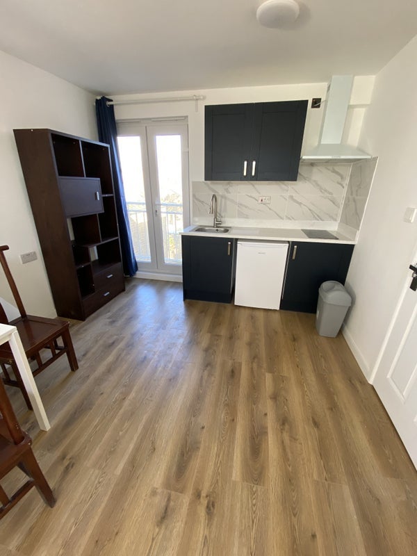 Flat Gaskarth Road in Greater London