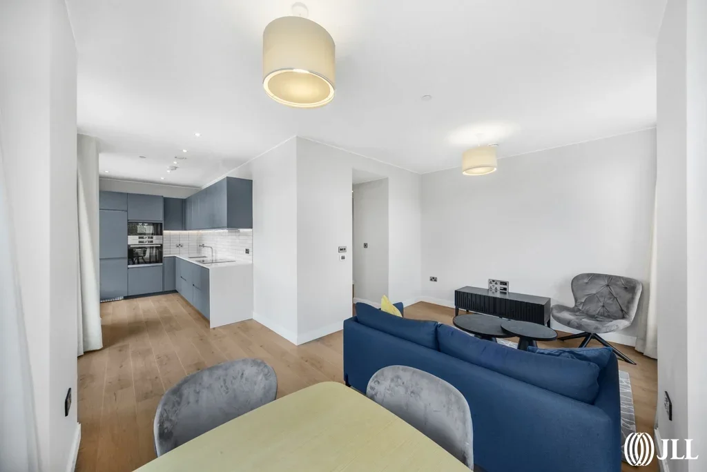 Flat Zinc Street in Greater London