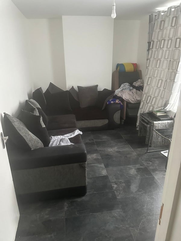 Room Rose Gardens in Greater London