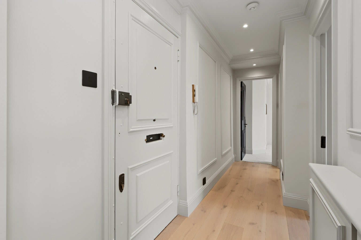 Flat Dagenham Road in Greater London