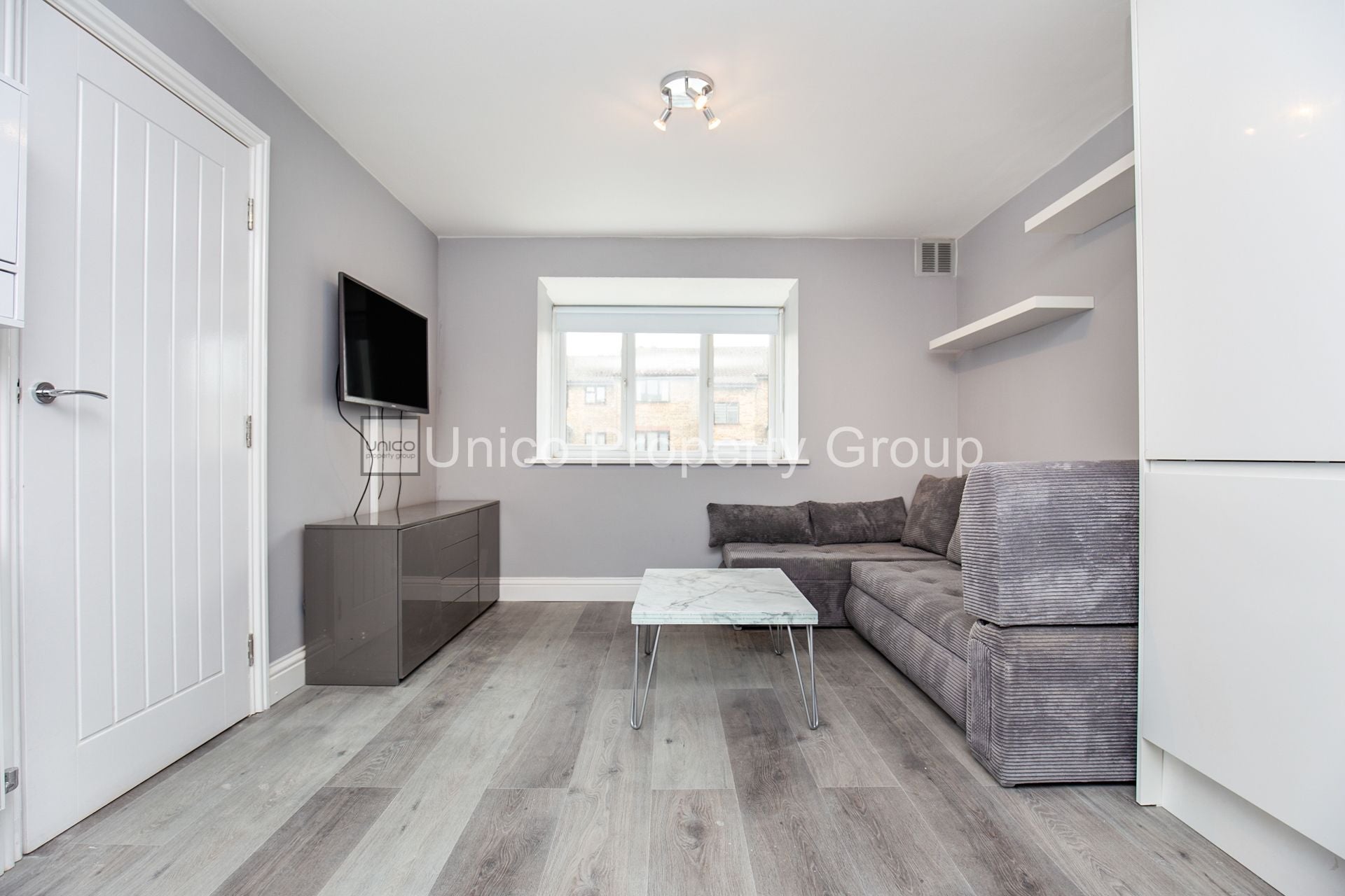 Flat Trinity Close in Greater London