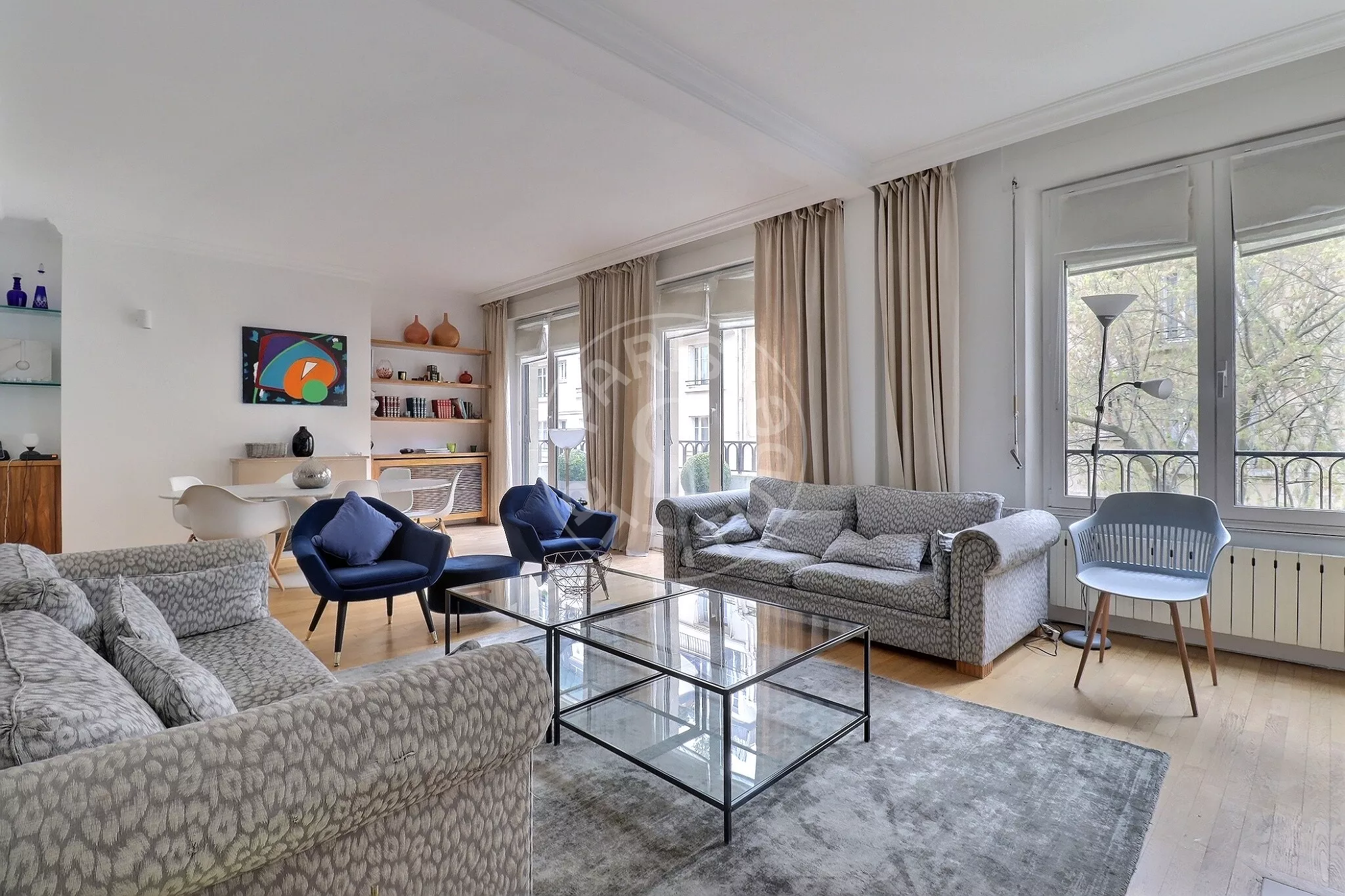 Flat Square Mignot in Paris