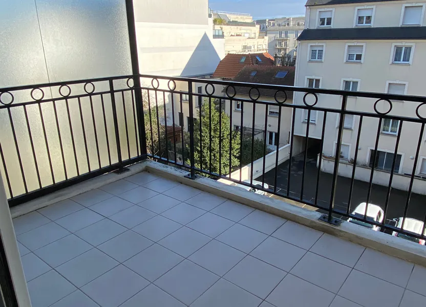 Flat Rue d'Estienne d'Orves in Rosny-sous-Bois