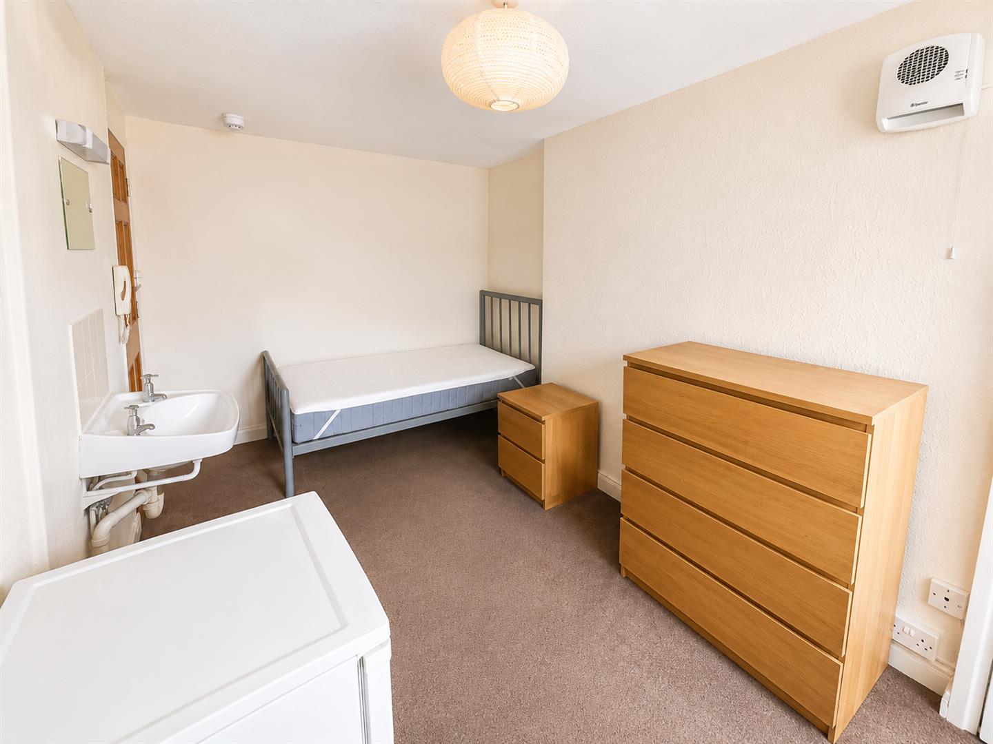 Room Bedford Square in Brighton