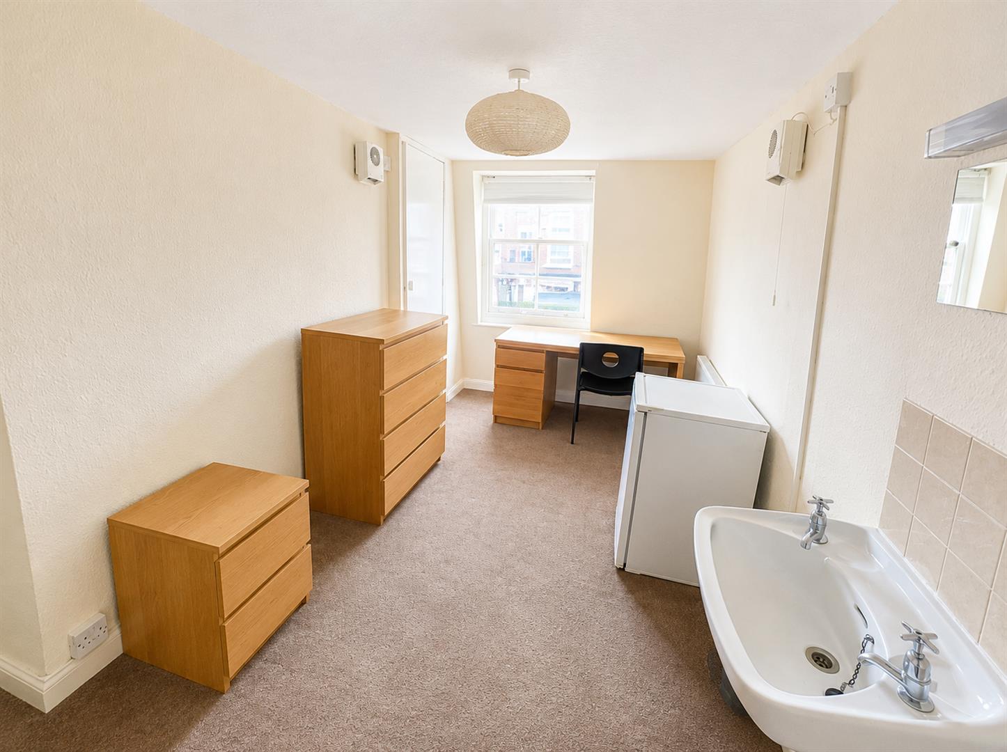 Room Bedford Square in Brighton