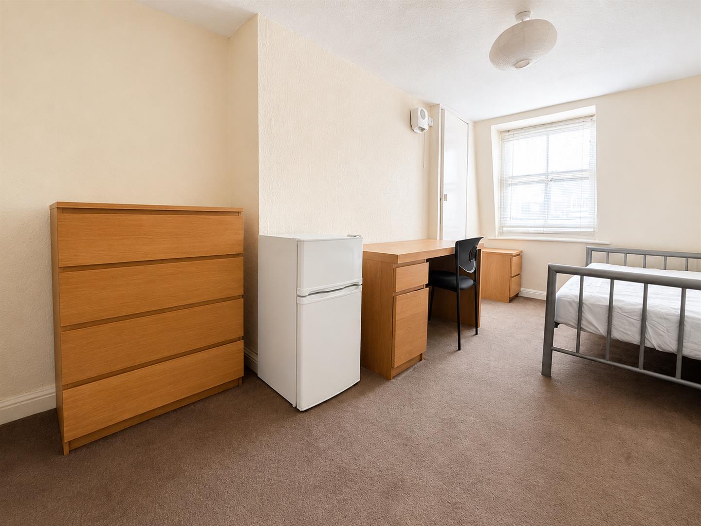 Room Bedford Square in Brighton
